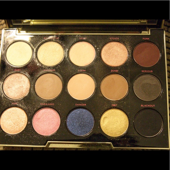 Urban Decay Gwen Stefani eyeshadow palette - Picture 3 of 5